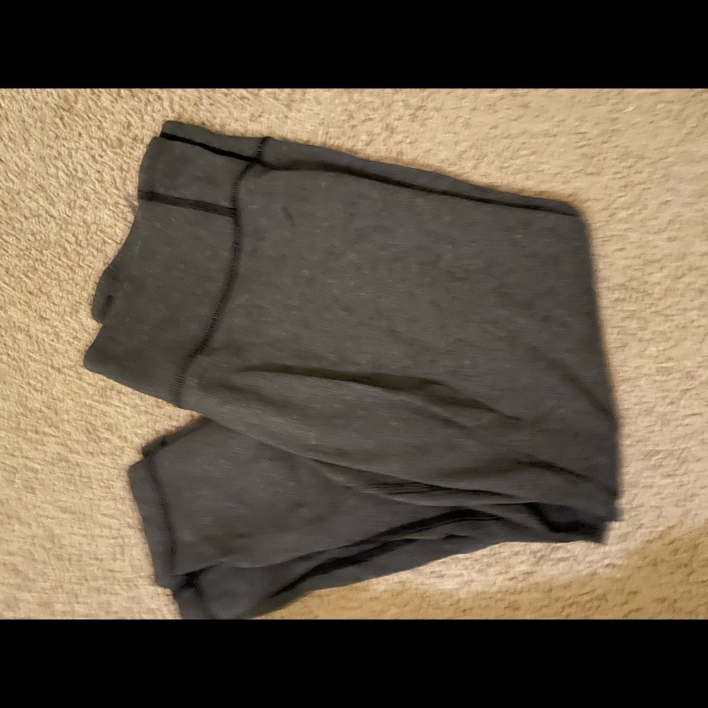Grey lululemon capris
